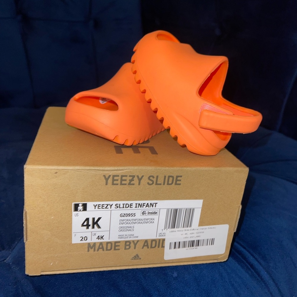 YEEZYS INFANT SZ 4K new with BOX